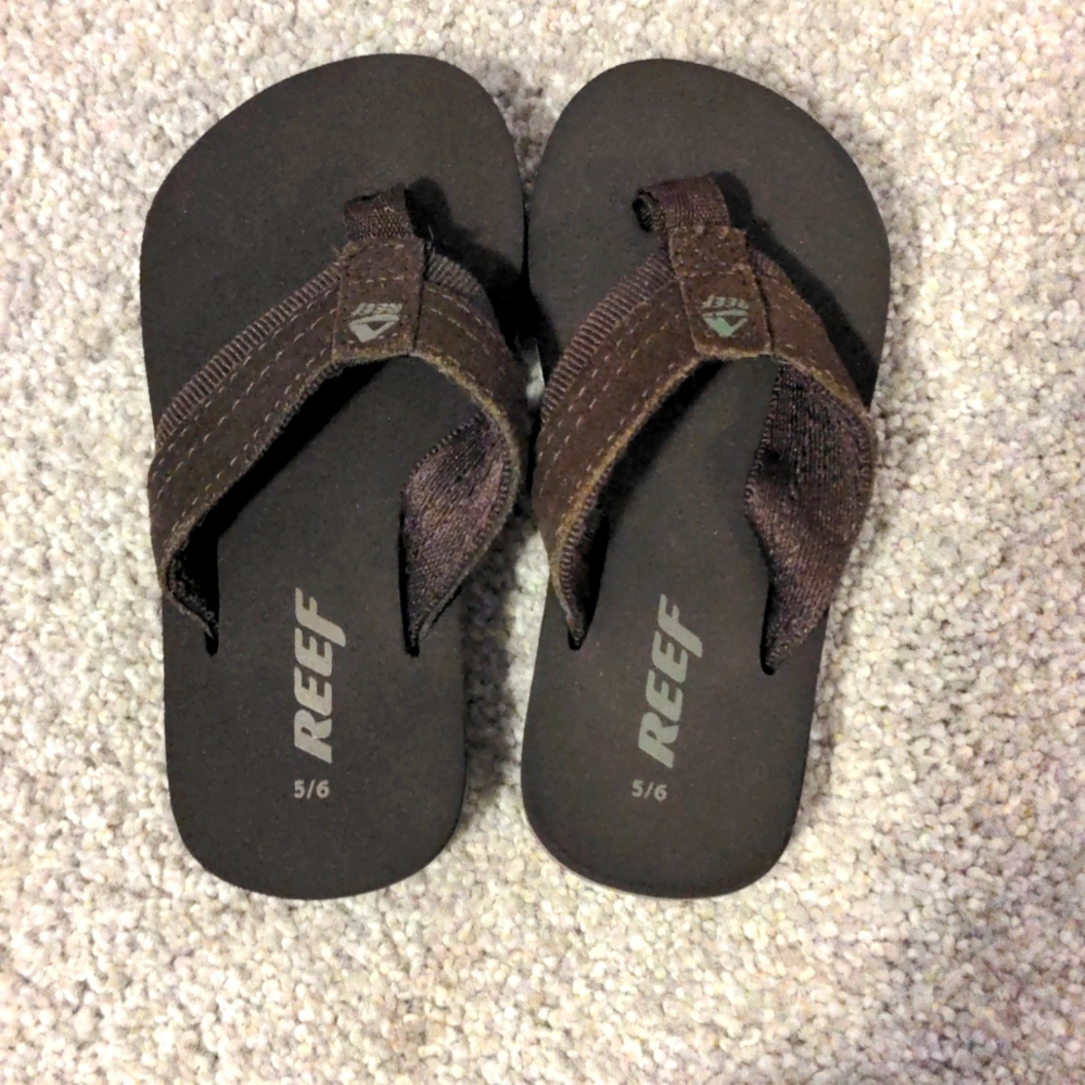 NWT Reef Sandal